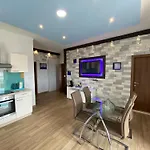 Violet Sea Breeze 스플리트