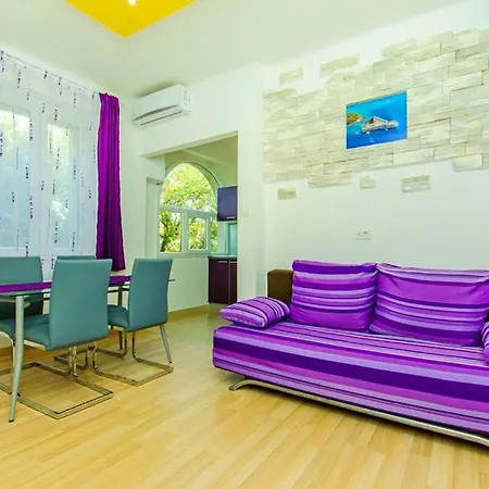 Violet Sea Breeze * Split