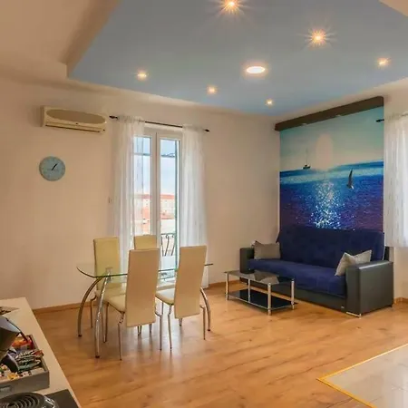 Violet Sea Breeze Apartman *