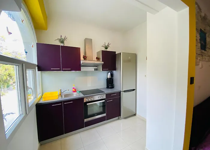 Violet Sea Breeze Apartament *