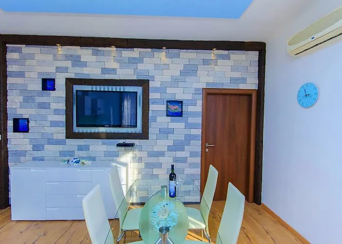Violet Sea Breeze Apartament *