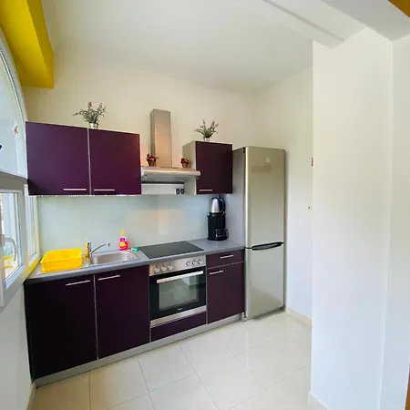 Violet Sea Breeze Apartment *