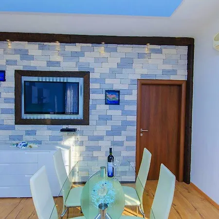 Violet Sea Breeze Apartment *