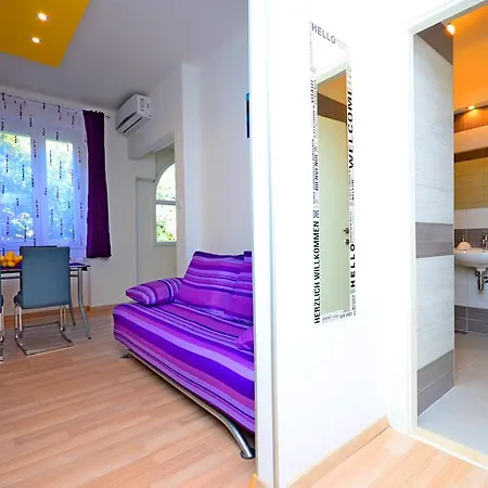 Violet Sea Breeze Apartment *